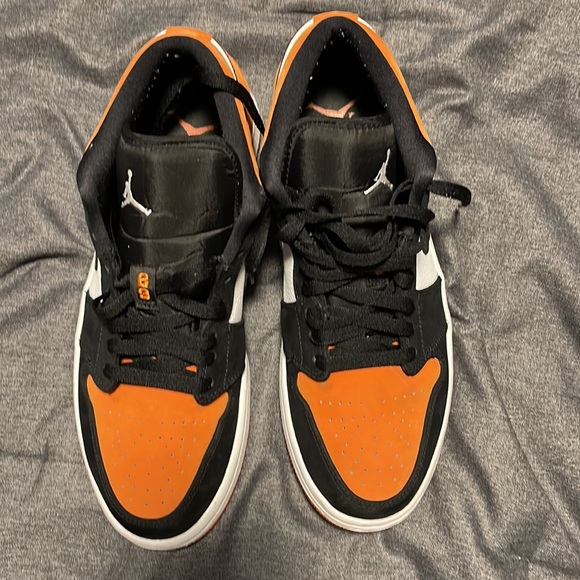 Mens Jordan 1 Low Orange, Black, White Size 10 - Picture 8 of 8